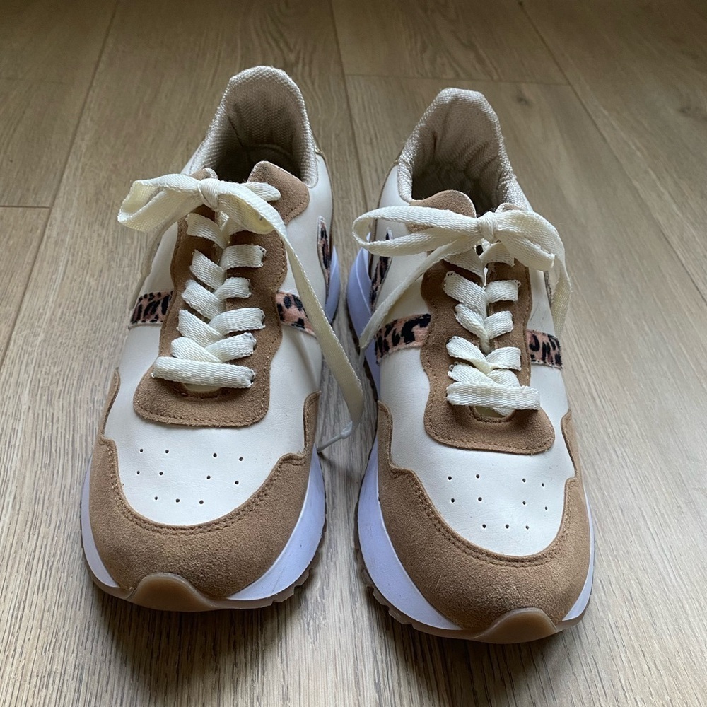 NEW MKS Cream Brown Sneakers Size 7 Leopard cheetah Accent - Picture 2 of 10